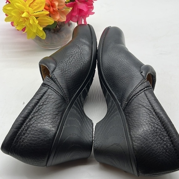 Softspots Black leather heeled loafer Sz 11 Wide. BLO1834A - Picture 6 of 10
